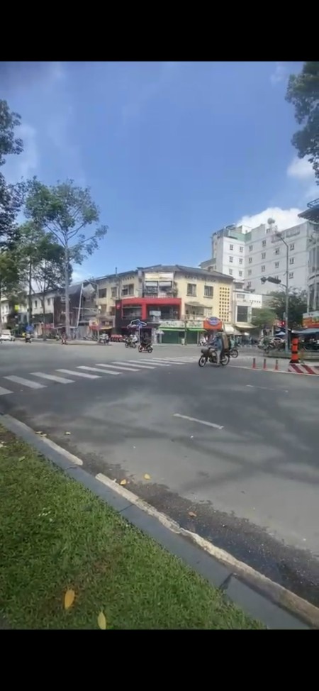 Cho thuê Nhà mặt tiền Trần Hưng Đạo Quận 1 - liền kề khu phố Tây Bùi Viện