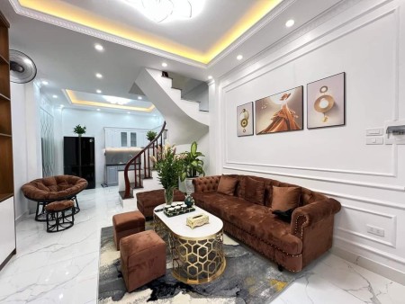Nhà đẹp Nguyễn Chính, Hoàng Mai, DT 35m², ô tô đỗ cửa nhỉnh giá chỉ 4 tỷ đồng