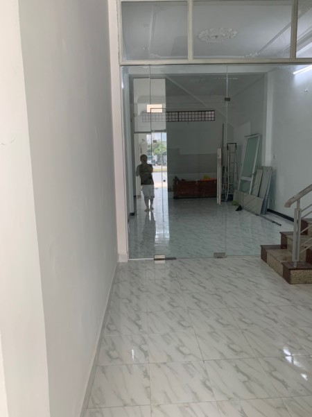 Giảm giá cực mạnh 4 văn phòng cố định duy nhất tại mặt tiền Cộng Hoà, Tân Bình