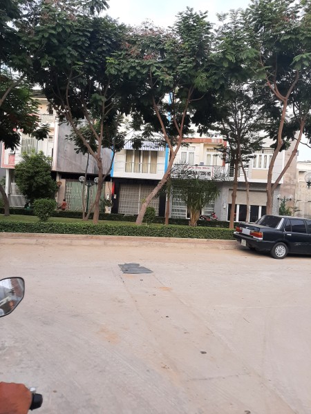 Cần bán lô đất K1 khu A 80Mm2 hướng nam gần CF 2MEN, Phố đêm.