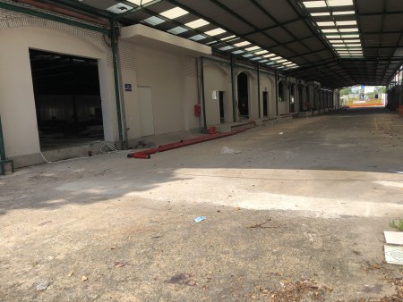 Cho thuê kho, nhà xưởng hơn 10500m2 Quận 12 giá thoả thuận trực tiếp, lh 0909298353