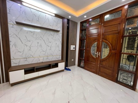 Siêu hot ở sướng 45m phố Vip Văn Cao mt 5m giá 4.9 tỷ lh 0946103874
