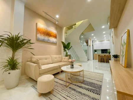 Bán nhanh nhà Nguyễn Chính, Hoàng Mai. Phân lô, Lô góc, Ô tô. DT 50m, Nhỉnh 5 tỷ.