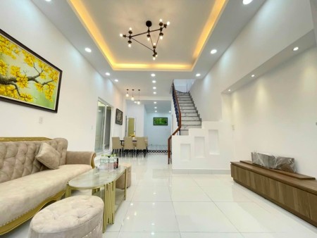 Bán nhà Lâm Văn Bền, dt 105m2 giá chỉ 6.5 tỷ, đang cho thuê dài hạn, nhà cũ tiện xây mới