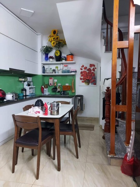 Bán nhà phố Vĩnh Hưng, Hoàng Mai diện tích 32m2 5 tầng, mặt tiền 4m, giá 3.85 tỷ