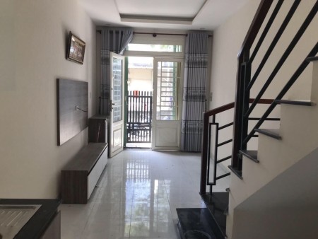 Hẻm xe hơi gần mặt tiền trung tâm Thủ Đức cho thuê 12 triệu/tháng, dt 86m2, nở hậu, giá 5.x tỷ