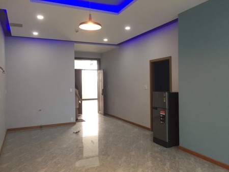 Cần bán căn hộ chung cư LAKEVIEW Thủ Thiêm giá 130 tỷ, có thang máy