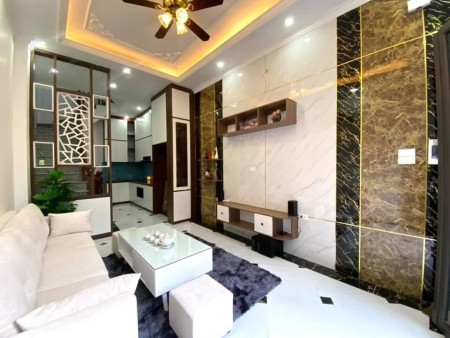 Bán nhà Ngô Gia Tự, 4T, diên tích sử dụng 120m2, kinh doanh, giá 12.5 tỷ