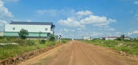 Đối diện 3 trường học, cách CHỢ 7 bước chân giá chỉ 9 triệu/m2