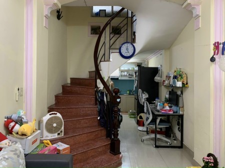 Chủ gấp bán nhà 35m2, 3 tầng, hẻm rộng, sổ Hồng chuẩn chỉ 3tỷ65 quá rẽ