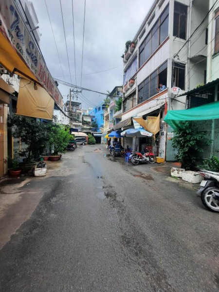 Bán gấp nhà đương Tân Hòa Đông,Bình Tân.4,2x19 2 lầu ST,Đường 10m