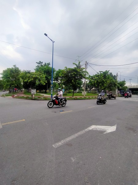 Bán nhà nhỏ 2 phòng ngủ, hợp cho gia đình nhỏ Quận 12, gần Gò Vấp