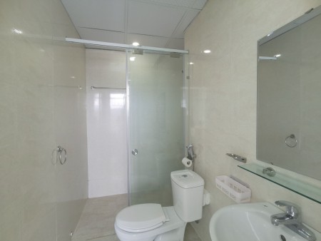 Cho thuê căn hộ view sông tầng cao tại Số 4 Trần Phú- Nha Trang