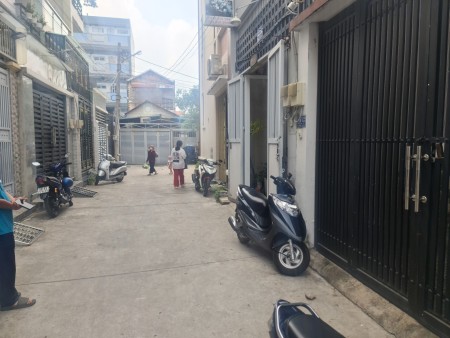 Cho thuê nhà 1 trệt, 2 lầu Hẻm 10 Đường 30, Linh Đông, Thủ Đức. Giá 14tr/ Tháng
