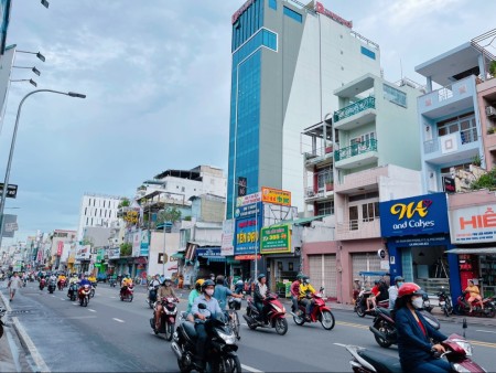 Bán nhà siêu đẹp Quận Phú Nhuận cách Quận 1 chỉ 5 phút 1 trệt, 2 lầu, sân thượng giá 17.2 tỷ