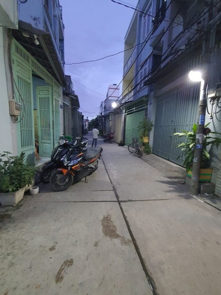 Nhà bán gần bên chợ Gò Xoài, Quận Bình Tân LHCC 0932063198