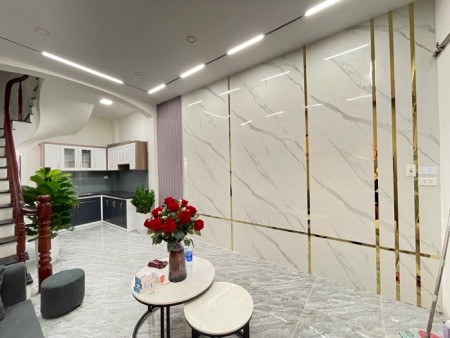 Nhà hiếm bán gấp DT 98m² x 1 tầng nhỉnh giá 3 tỷ đồng có tặng kèm ô tô 50 triệu