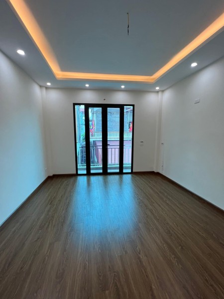 Nhà hiếm Lê Trọng Tấn giá 4.8 tỷ Ô tô đỗ 5 tầng mặt tiền 4m