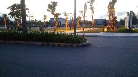 Gần biển Tân Trà, cạnh FPT, sát S. Cổ Cò, đối din sân golf, chỉ 2,6 tỷ/100m2, đường 15,5m, đã có sổ