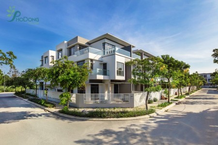 Bán nhanh căn biệt thự sân vườn Phố Đông Village với giá đầu tư chỉ từ 10.5 tỷ, LH: 0902.802.803