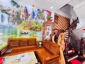Nhà đẹp Cầu Giấy, diện tích sử dụng 33m25, xây 5 tầng, Nhỉnh 4 tỷ.