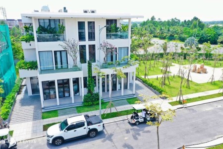 Bán Biệt thự sân Golf Long An, cạnh Vinhomes 900ha diện tích 84m2 giá 3ty7