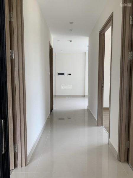 Chuyển nhượng nhanh căn hộ 3 pn, 2 wc giác cực rẻ chỉ 2.3 tỷ, Vinhomes Ocean Park