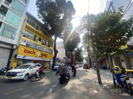 Biệt thự khu an ninh Trần Quốc Thảo, Quận 3, dt 15mx30m, 3 tầng giá 100 tỷ