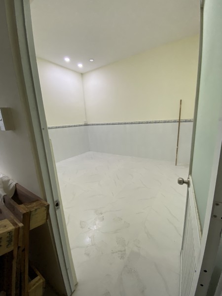 Chính chủ bán nhà hẻm nhỏ 184 Lý Chính Thắng P9 Quận 3 lh 0979099564