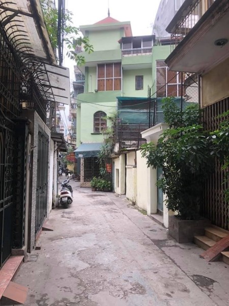 Bán nhà trung tâm quận Bà Đình, diện tích 28m² x 4 tầng, giá 3,05 tỷ đồng có sẵn Sổ