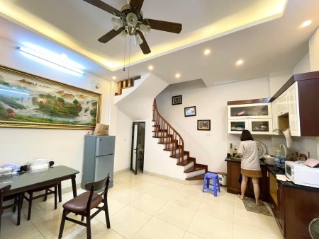 Nhà bán Trung Hoà Cầu Giấy, khu dân cư ô tô tránh, nhỉnh giá 5 tỷ đồng