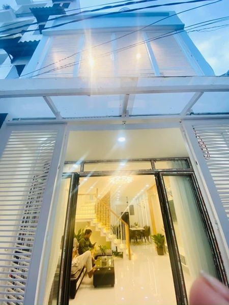 Nhà đẹp HXH gần mặt tiền đường Gò Vấp tặng full nội thất cao cấp DTSD 40m², 2 PN