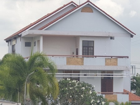 Cho thuê biệt thự làm văn phòng giá tốt, sử dụng được ngay lh 0913890187
