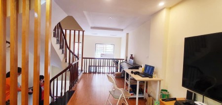 Bán nhà tại Khương Trung phân lô tại Quận Đôi, có ô tô đỗ cửa, nhà chủ đầu tư tự xây hàng hiếm