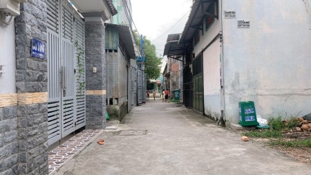 Cần bán gấp nhà lầu Thạnh Xuân Quận 12 dt 95m2 ngang 6m, giá chỉ 4 tỷ xíu, rẻ như cho