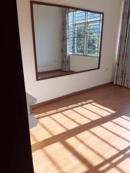 Nhà bán cho dân ngoại tỉnh Cầu Giấy DT 35m² x 5 tầng MT 8m giá bán chỉ 3,99 tỷ đồng