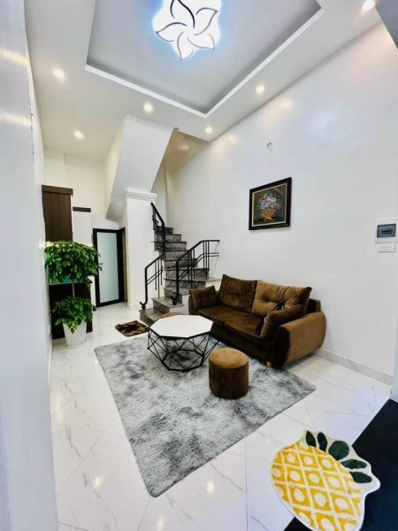 Bán nhà ngõ ô tô Hoàng Mai 20m x 4 tầng, MT 3.2m, giá 3.5 tỷ