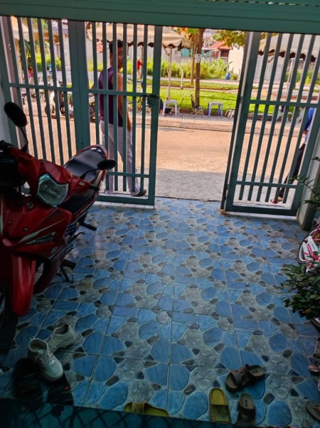 Bán gấp nhà Quận 12. Dọn vào ở ngay. Giá chỉ hơn 4 tỷ, pháp lý chuẩn