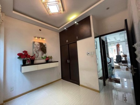 Bán nhà hiếm hẻm xe hơi đường 3/2, giá 7.9 tỷ liên hệ 0937996756