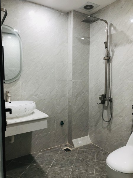 Bán nhà diện tích 50m² x 5 tầng 8 PN đang cho thuê giá cực tốt 5,75 tỷ đồng