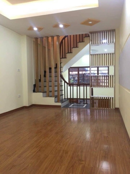 Bán gấp Tôn Thất Tùng, ô tô, kinh doanh, hơn 40m2, 5 tầng, nhỉnh 6tỷ. lh 0782479469