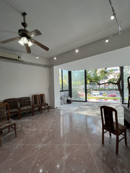 Cho thuê MBKD tại 202 Trần Duy Hưng đối diện tòa Charmvit Tower
