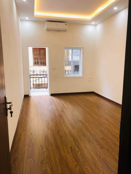 Bán nhà phân lô ô tô đỗ cửa hàng xóm đại học giao thông Vận Tải, trung tâm 3 Quận, 4 tầng giá tốt
