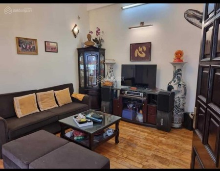 Bán nhà Lạc Long Quân DTSD 80m², gara ô tô riêng, mặt tiền 5,5m, chỉ 9,5 tỷ đồng