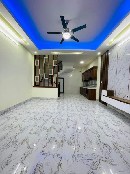 Bán nhà Vĩnh Hưng, Hoàng Mai 39m x 5 tầng, mặt tiền 4.5m, giá 4.2 tỷ