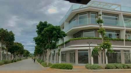 Sở hữu lâu dài nhà phố biển 2 mặt tiền tại Thanh Long Bay giá chỉ 2,5 Tỷ