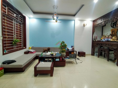Bán nhà vị trí đắc địa mặt phố Hoa Lâm kinh doanh sầm uất, DT 100m2, MT 6 m.