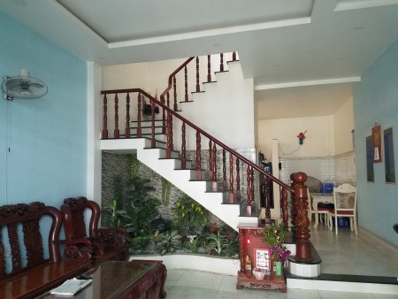 Nhà 2 lầu sân thượng hẻm xe hơi sân thượng, bao sang tên công chứng