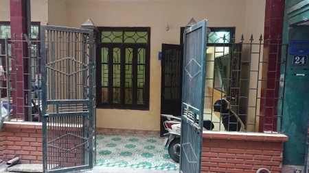 Bán nhà riêng chính chủ, diện tích sổ 52m² KDC đông đúc