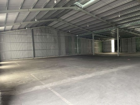 Cho thuê kho xưởng dtsd 2366m2 đường QL1A, Bình Chánh, TP HCM